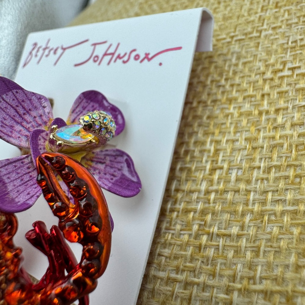 New Betsey Johnson Mermaid Jewels Lobster Orchid Statement Earring Crystal - Picture 4 of 11